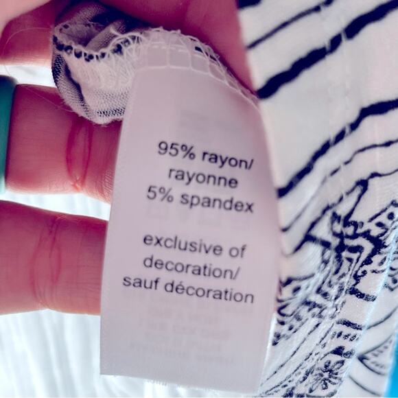 Maurice’s black white stripe patterned tank top blouse juniors size large L - Picture 6 of 7